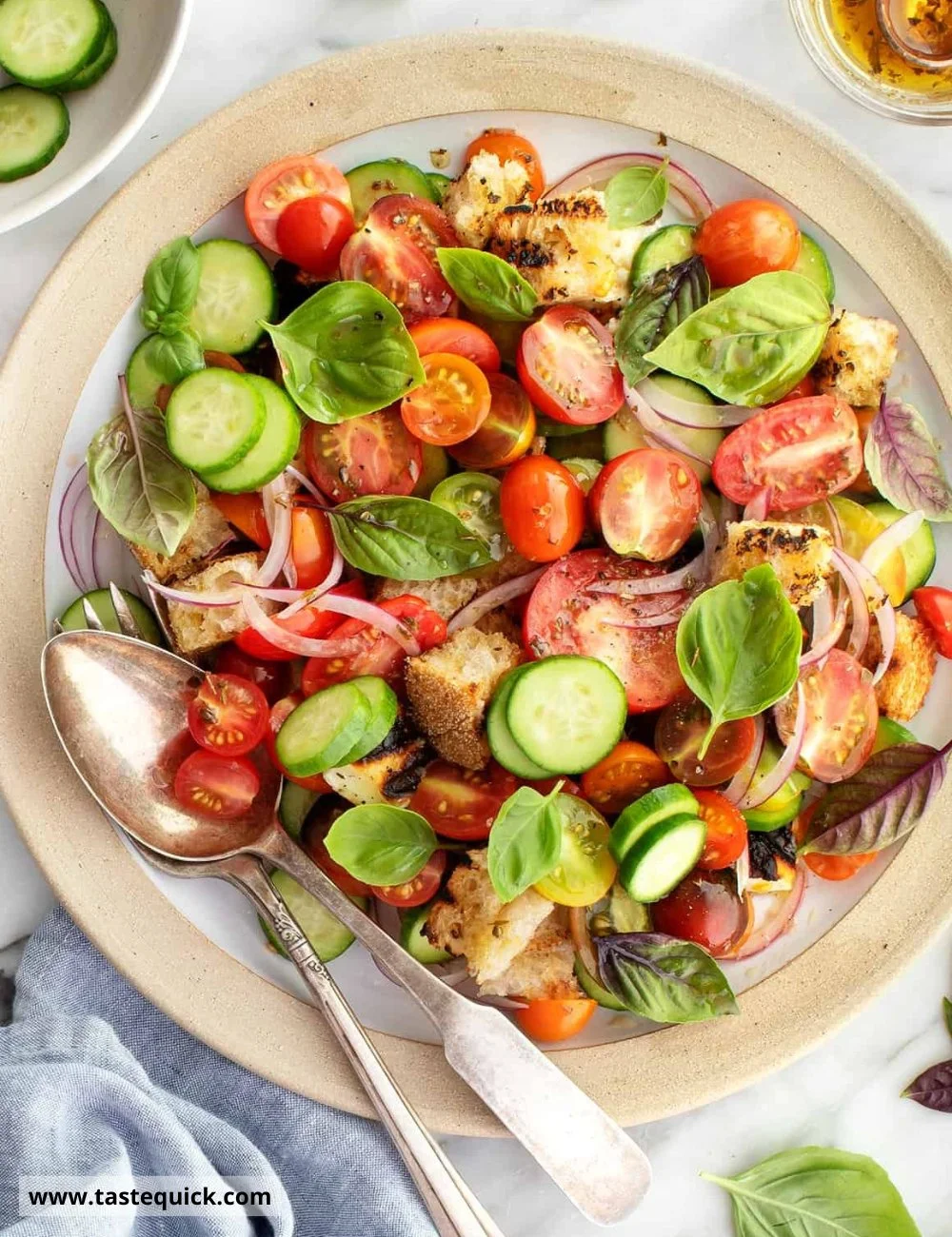 Grilled Halloumi Salad