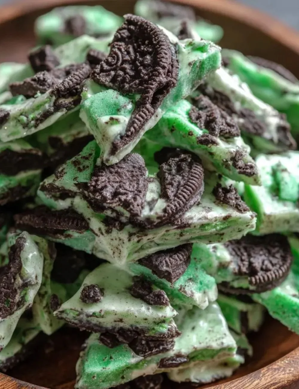 Delicious Mint Oreo White Bark with mint flavor and Oreo pieces